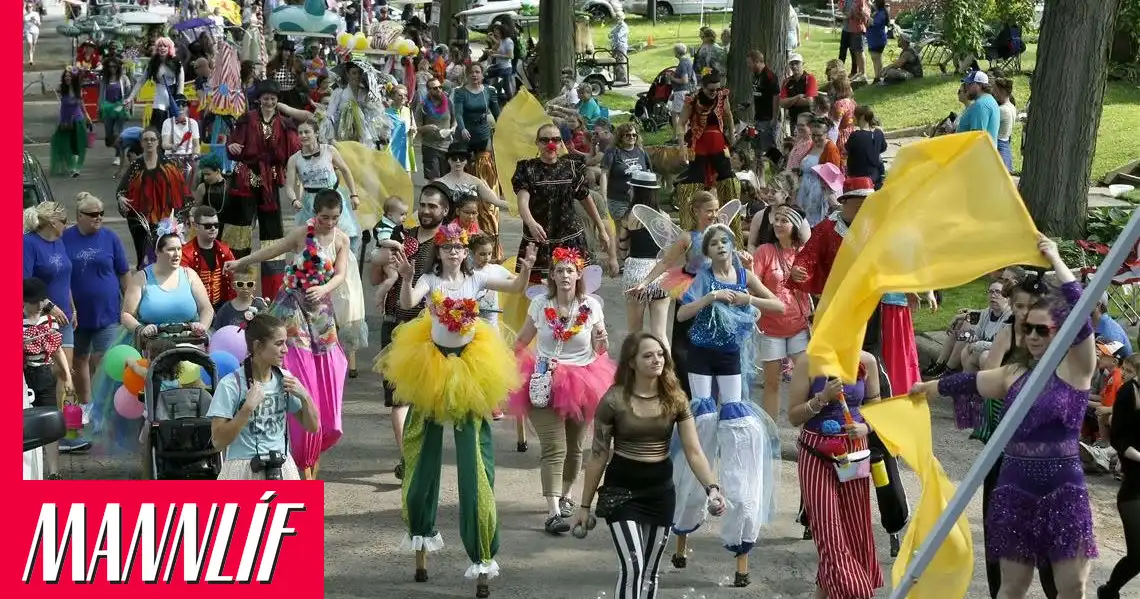 12 manns skotnir á hátíð í Bandaríkjunum
