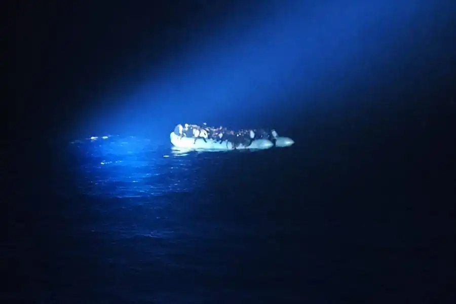 125 people rescued from dinghy off Lanzarote coast