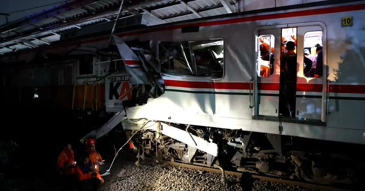 14 látnir eftir alvarlegt lestarslys fyrir utan Jakarta