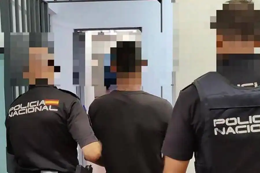 14-year-old stopped at Tenerife airport from leaving for alleged forced marriage
