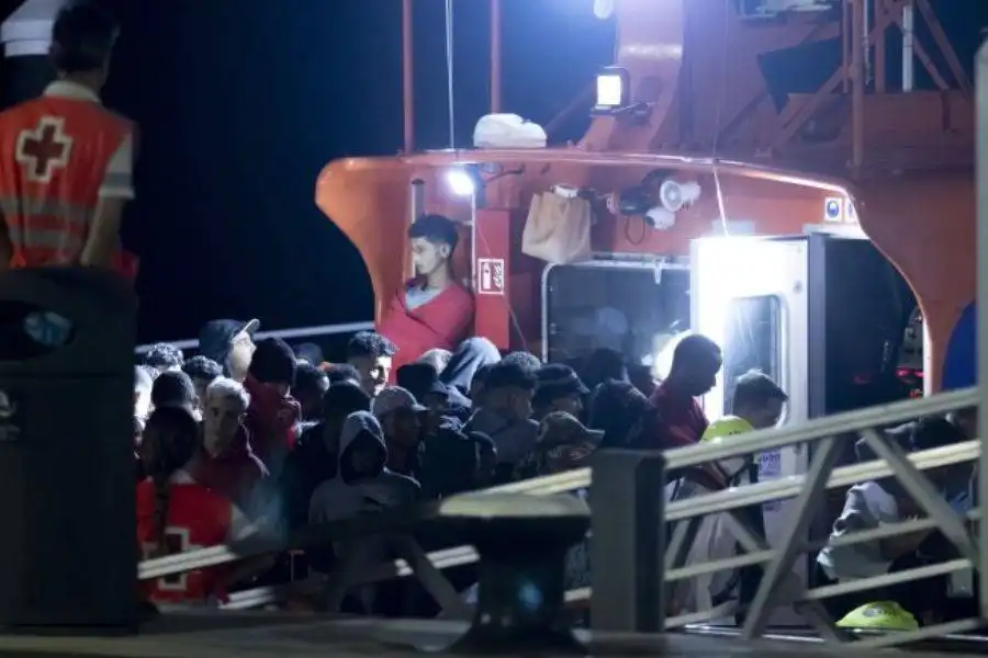 241 migrants rescued from three boats near Lanzarote