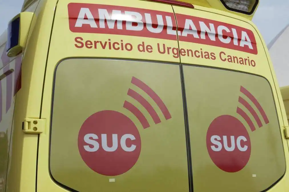 26-year-old seriously injured after being hit by a car on TF-1 in south Tenerife