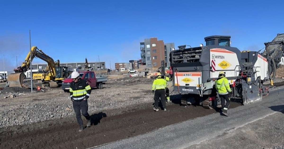80 ára vegur fær þúsund tonn af malbiki og hringtorg