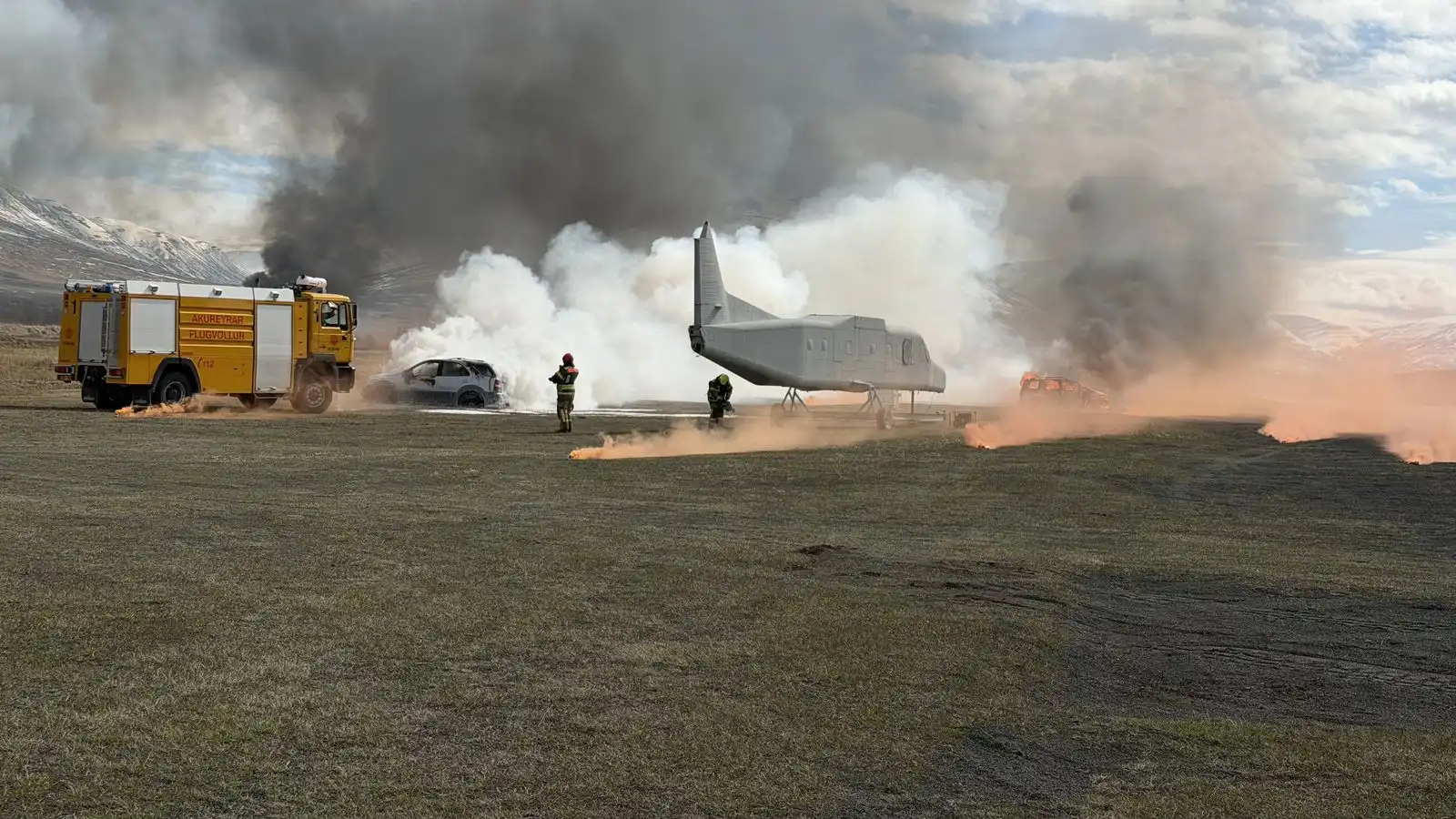 Á þriðja hundrað manns æfði við­brögð við flug­slysi - Vísir