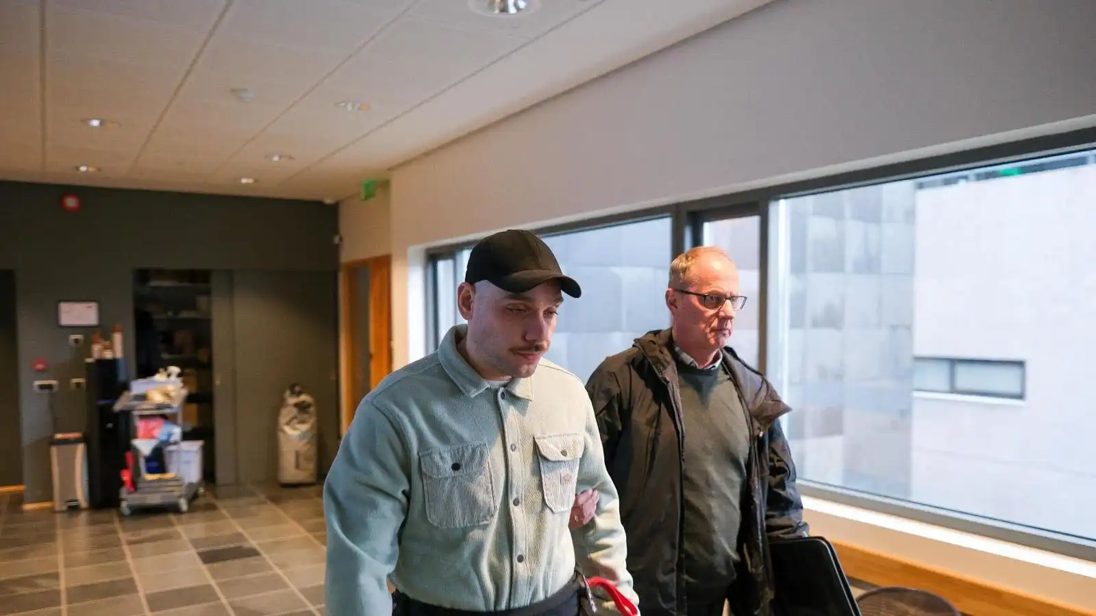 Aðal­með­ferð hafin vegna meints manndráps á Kársnesi - Vísir