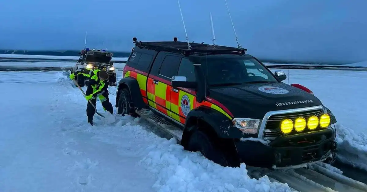 Ætluðu að hjóla Fjallabak en mættu krapi og snjó