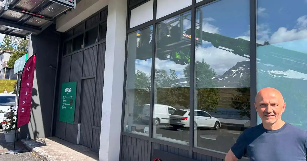 Afgreiðsla netverslunar með áfengi opnuð í Vínbúðarplássinu á Fáskrúðsfirði