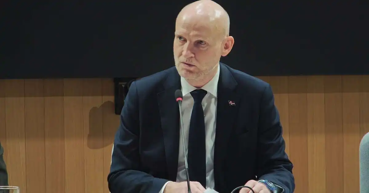 Áforma að breyta lögum um .is