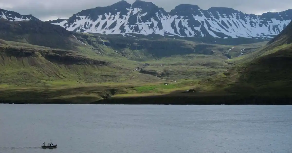 Áfram sambandslaust í Mjóafirði: Slit á erfiðum stað