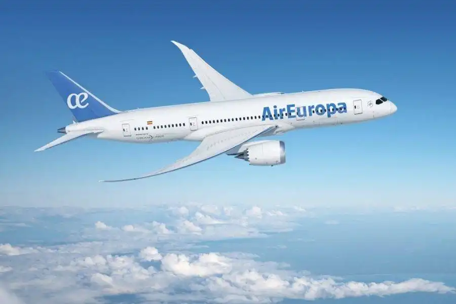 Airline offers flights to and from the Canary Islands from €20