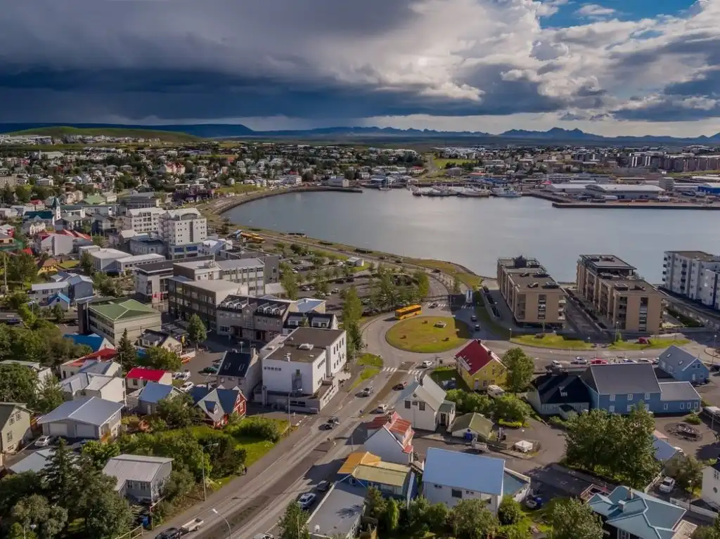 Ákærður fyrir nauðgun í Hafnarfirði - DV