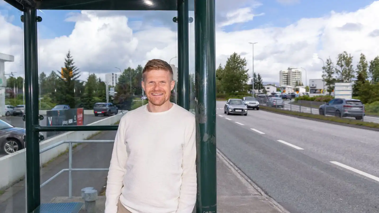 Ak­reinum fækki þó bílum fjölgi: Flösku­hálsinn ekki endi­lega fjöldi ak­reina - Vísir