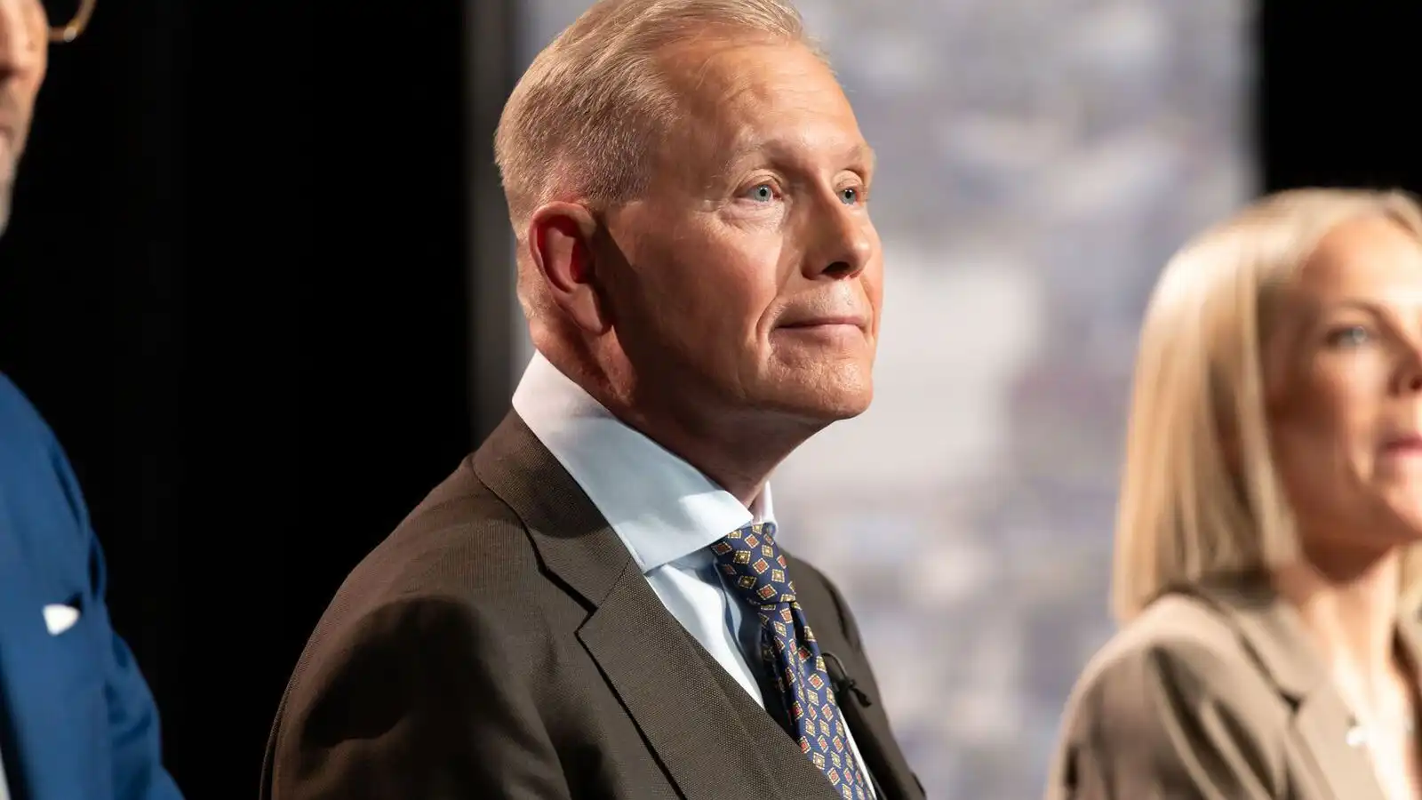 „Á­kveðin svik við úr­slit kosninganna“ - Vísir
