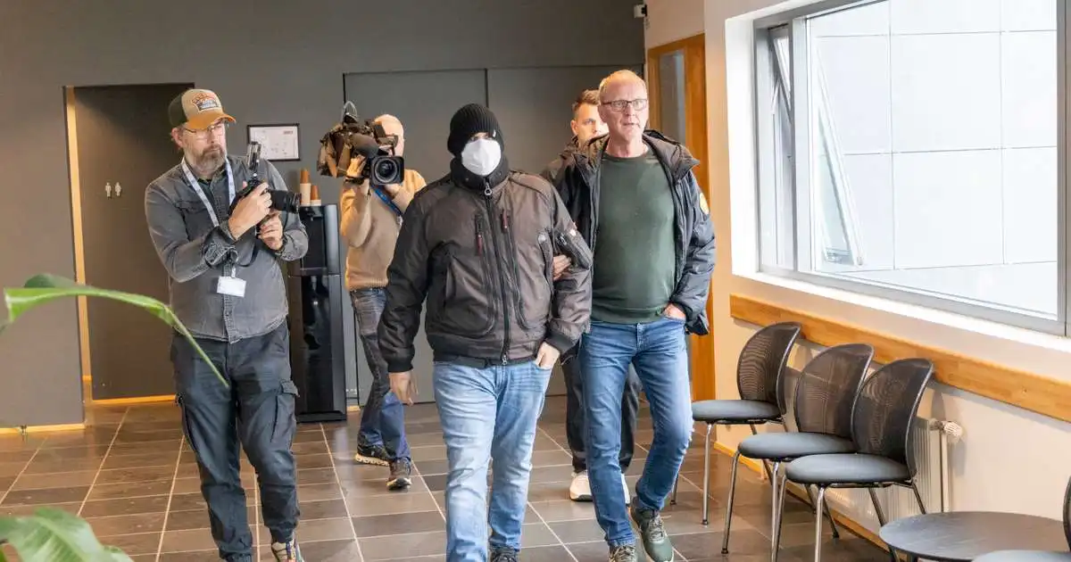 Allir níu neita sök í Straumsvíkurmálinu