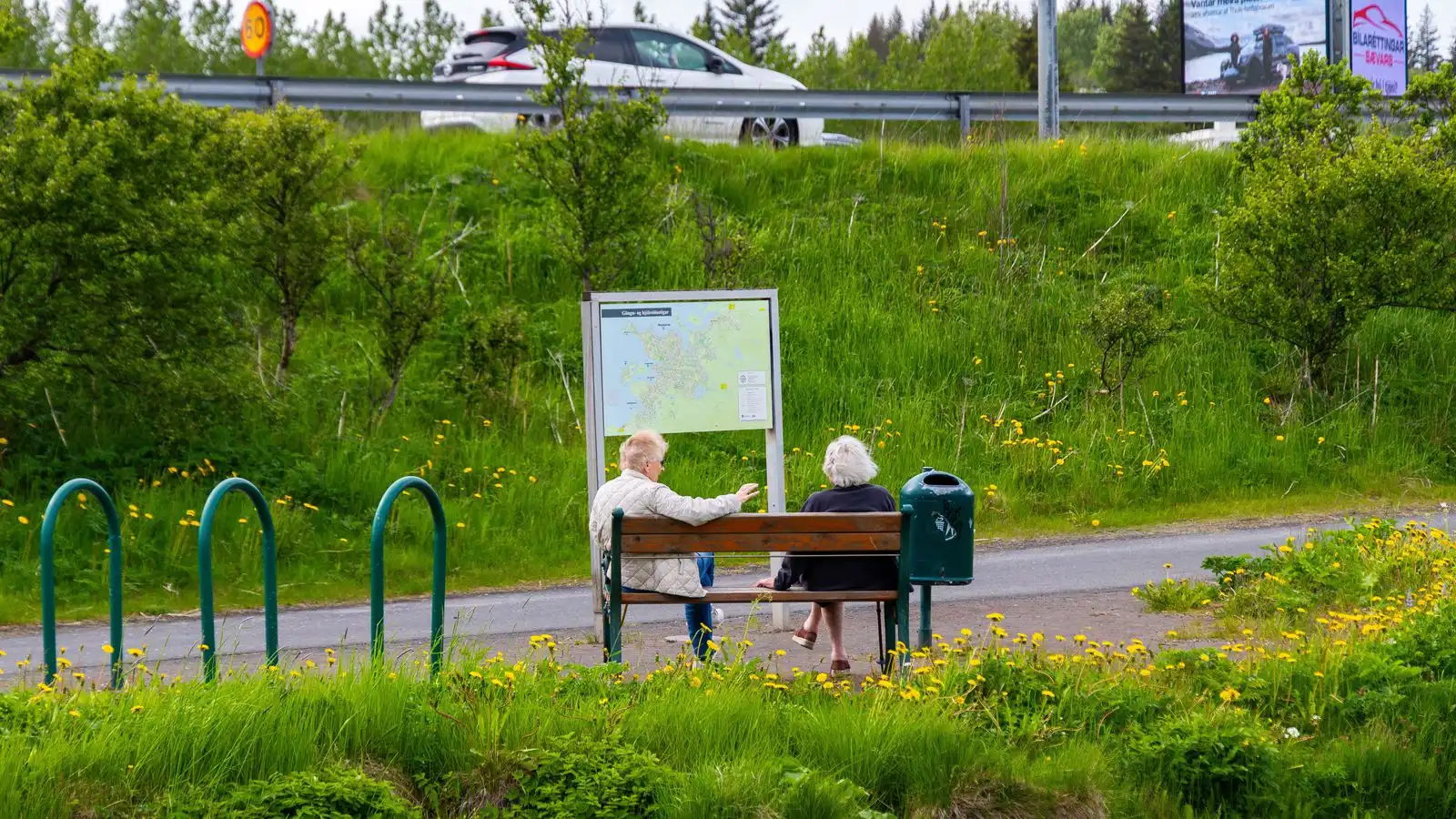 Allt að á­tján stigum og létt­skýjað vestan­lands - Vísir
