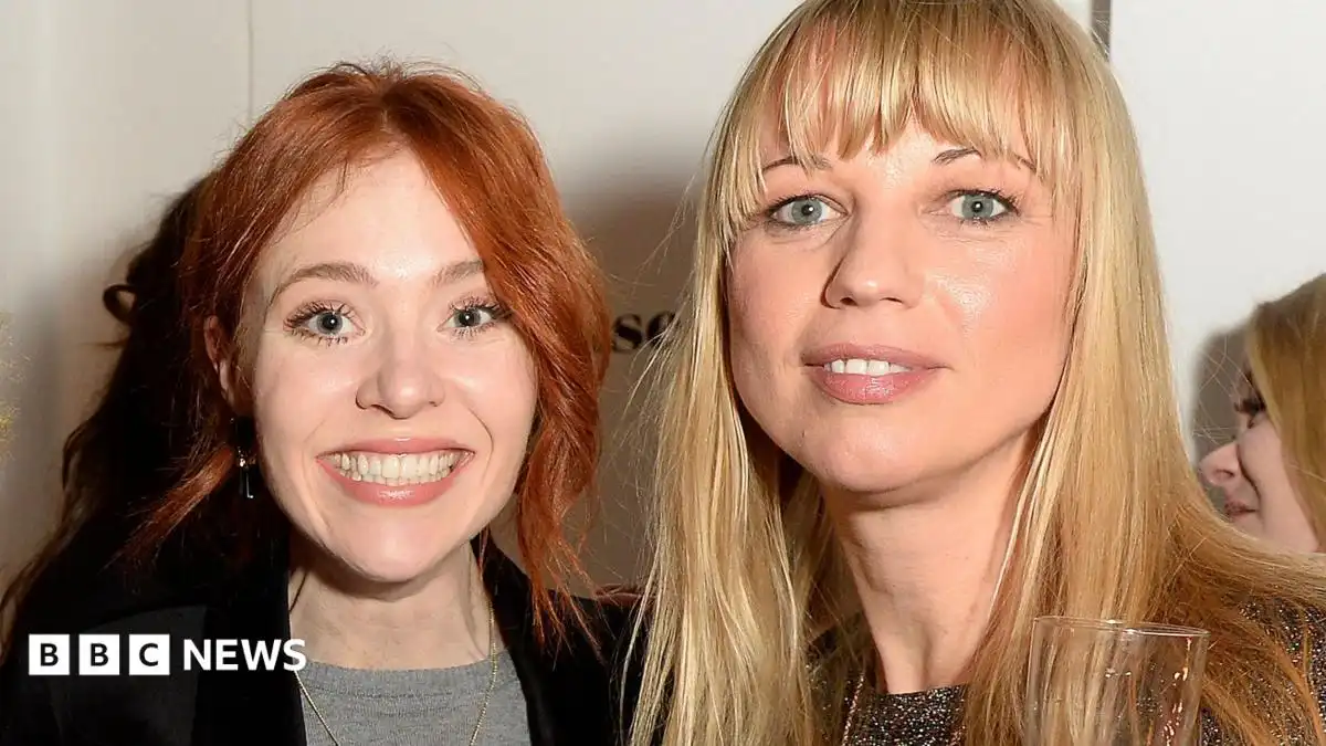 Angela Scanlon to take over Sara Cox's drivetime slot on Radio 2