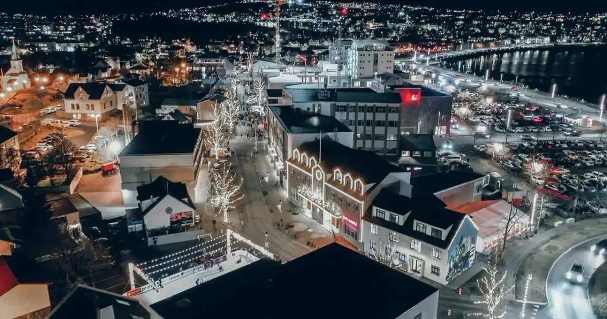 Annað hvort þarf að forgangsraða eða taka velferðina að láni