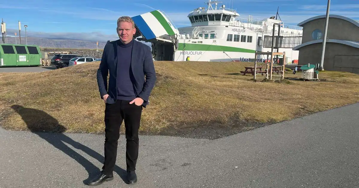 Annar bátur flytur farþega milli Eyja og Landeyjahafnar
