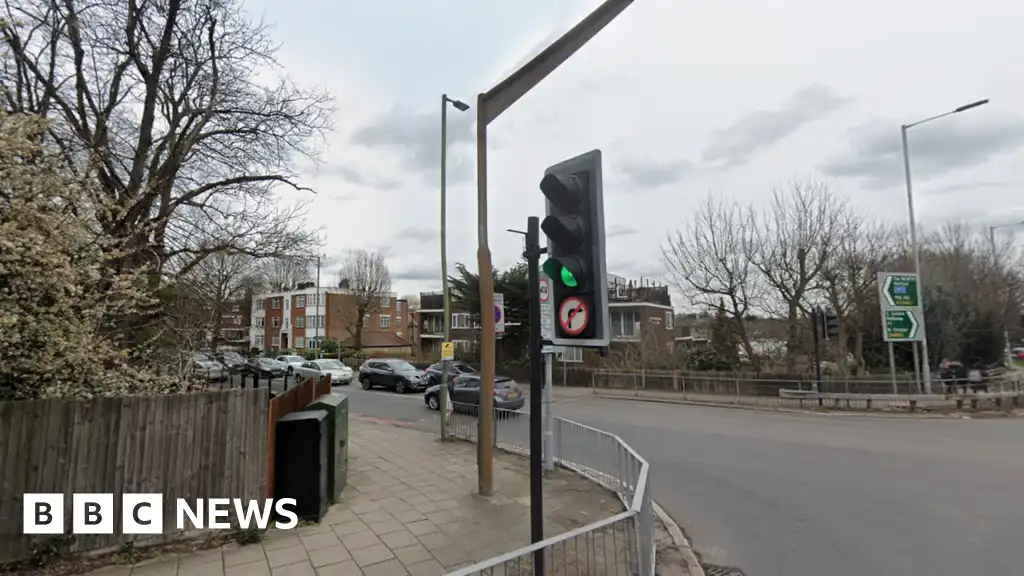 Appeal after car driven towards Jewish children in Finchley