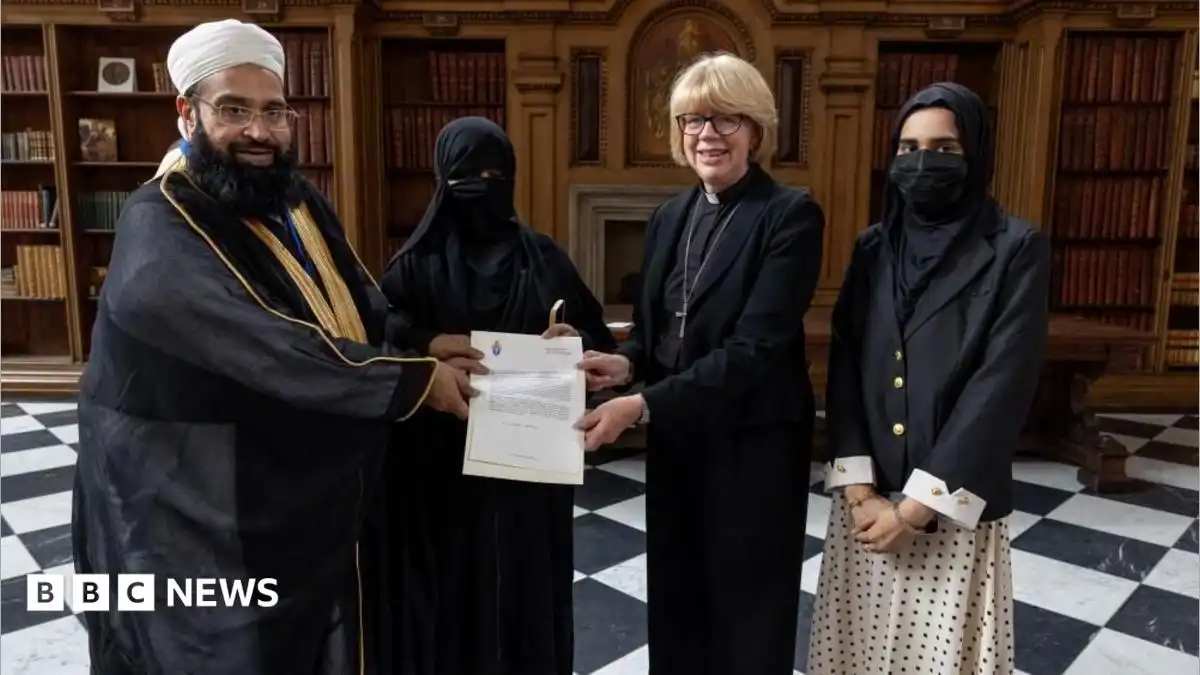 Archbishop withdraws award from Muslim cleric who praised Bin Laden