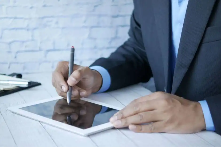 Are digitally signed client contracts valid under Spanish and EU Law?