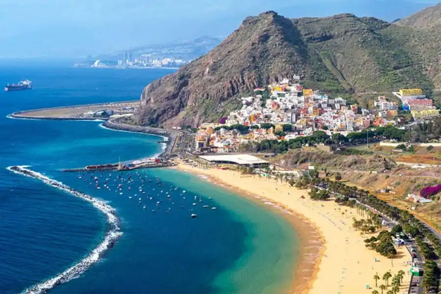 Are there Canaries in the Canary Islands? Exploring the Archipelago's most remarkable natural wonders