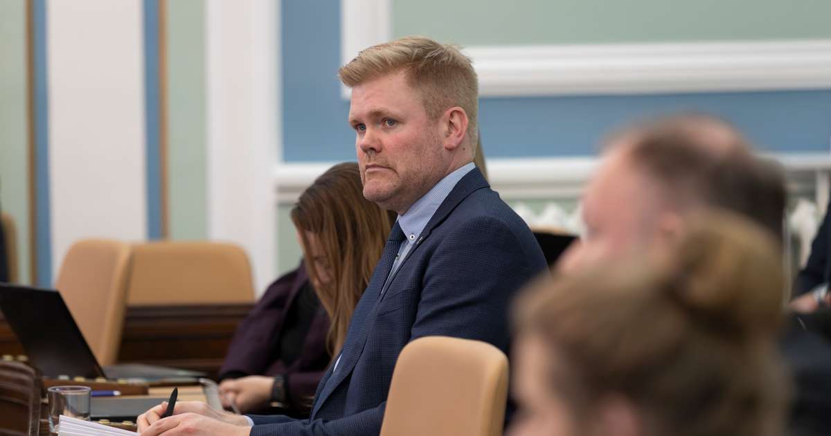 Árni tekur sæti Þórdísar Kolbrúnar