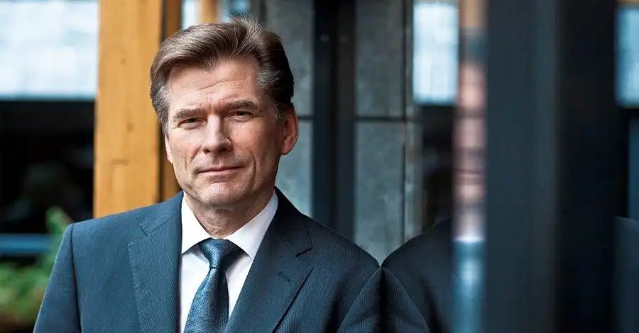 Arnór Sighvatsson: Að sitja við borðið eða vera á matseðlinum