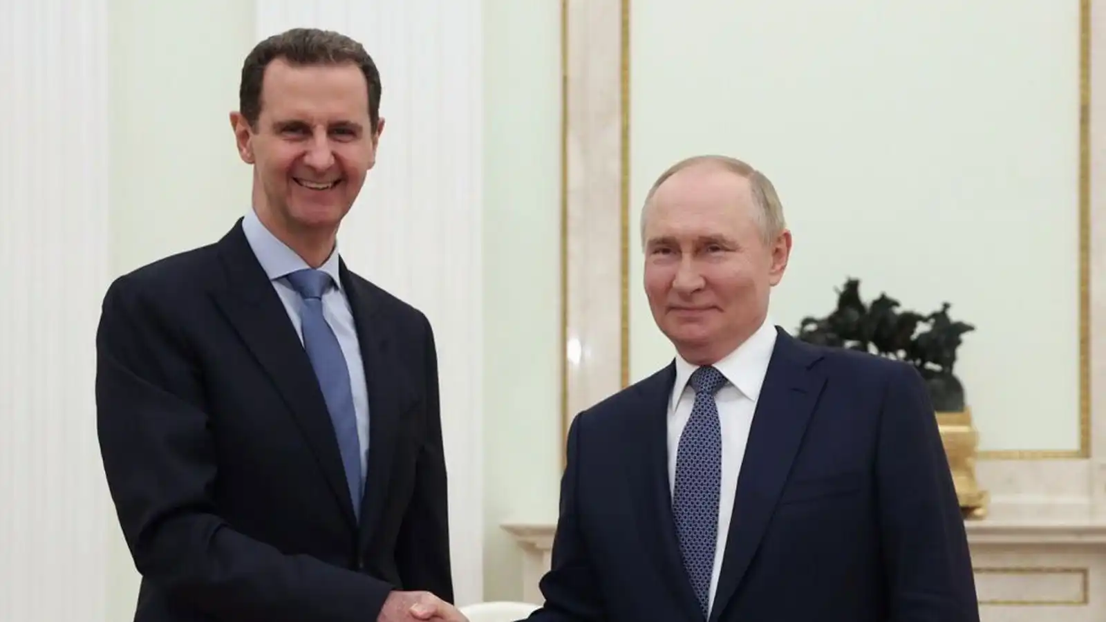 Assad dæmdur til dauða í heima­landinu - Vísir