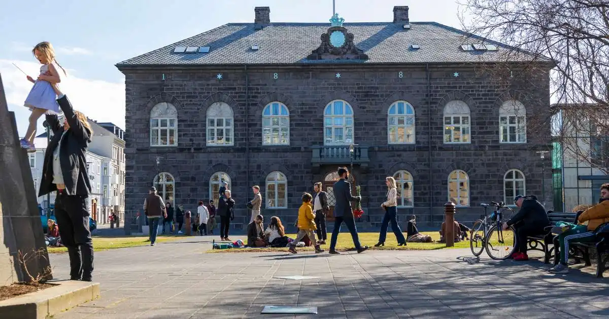Atvinnuleysisbótatímabil styttist um 6 mánuði