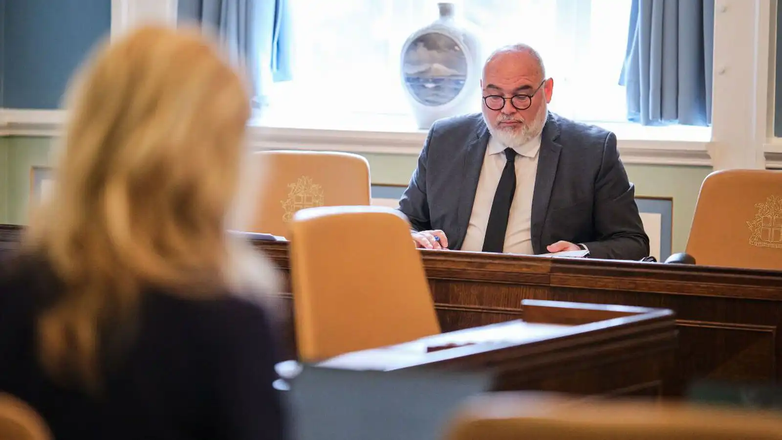 Aug­lýsinga­tekjur Rúv undir fyrir­huguðu þaki þrjú ár í röð - Vísir