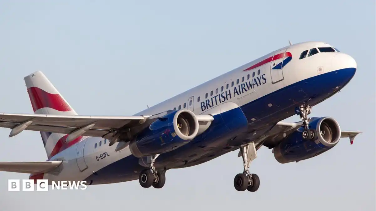 BA flight forced to turn back to Gatwick over cracked window