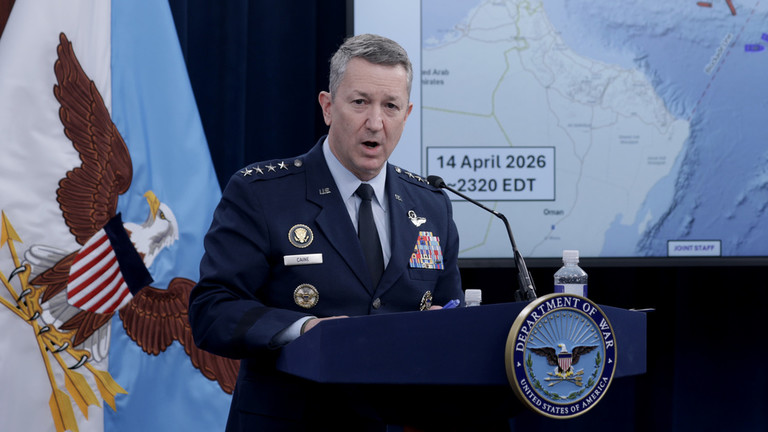 Bandaríkin elta uppi skip tengd Íran um allan heim, segir yfirmaður hershöfðingja