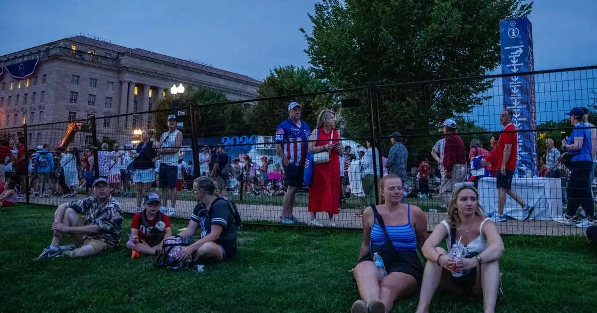 Bandaríkjaforseti ákveðinn í að ljúka hátíðardagskrá í Washington