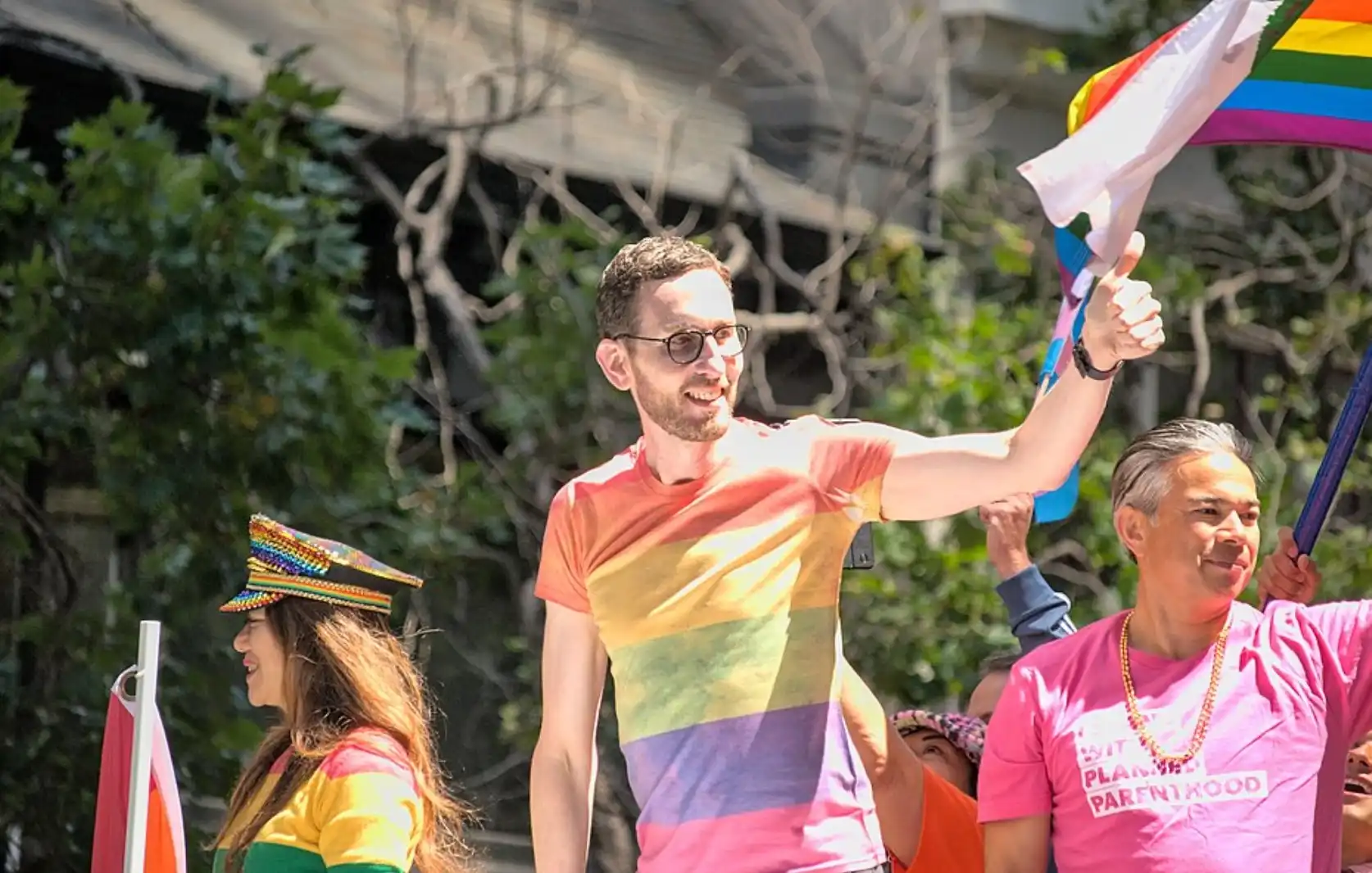 Bandarískur þingmaður rekinn af Pride vegna afstöðu sinnar í málefnum Ísraels og Gasa – Er einn helsti transaðgerðasinni Bandaríkjanna