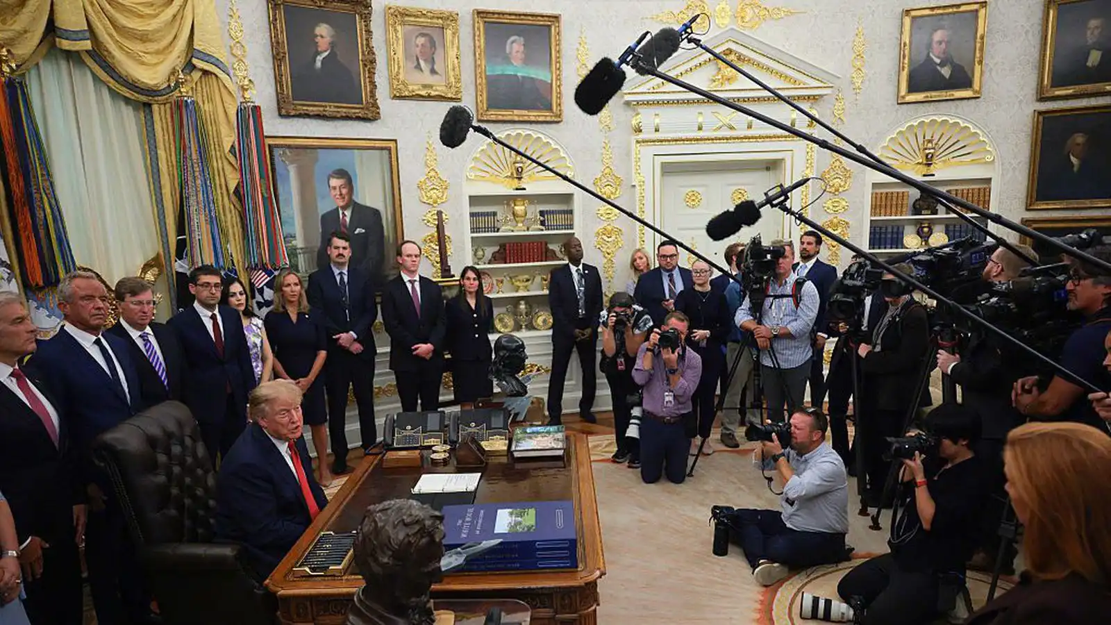 Bannaði Trump að banna fjöl­miðla - Vísir