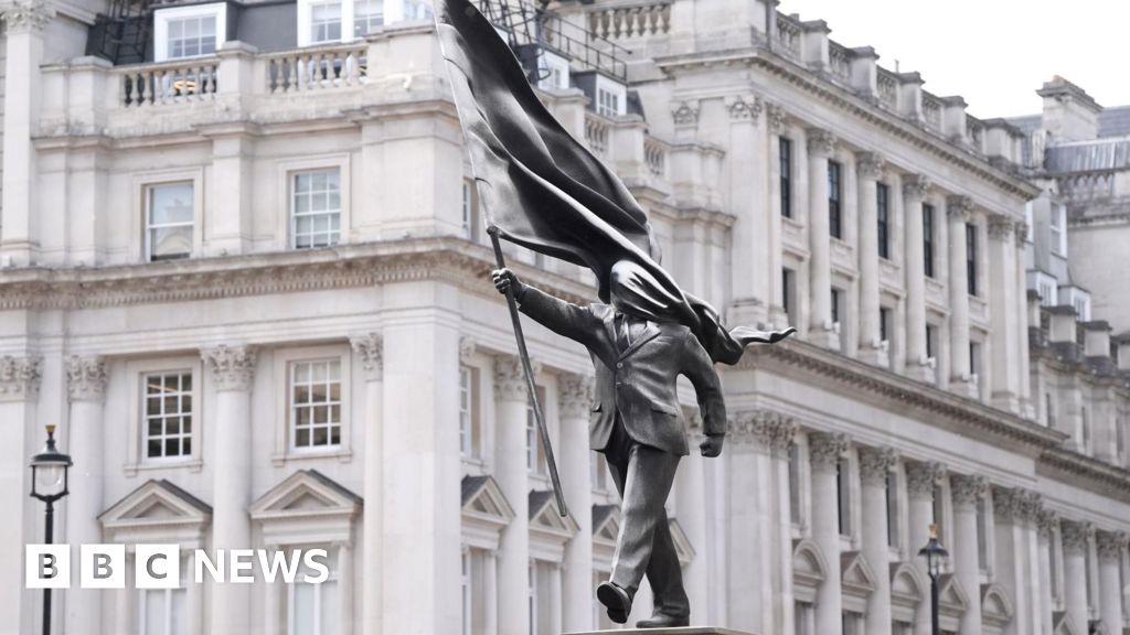 Bansky's signature appears on new statue in central London