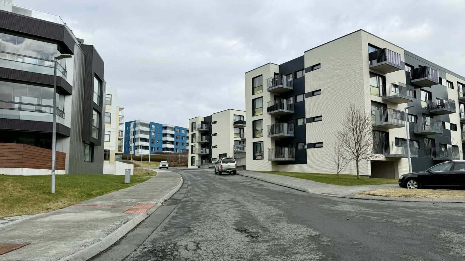 Bata­horfur betri eftir um­ferðar­slys við Skógarveg - Vísir