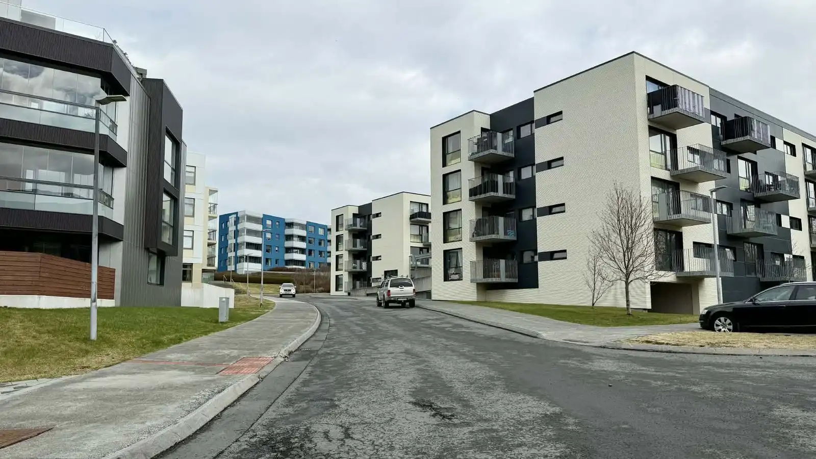 Bata­horfur betri eftir um­ferðar­slys við Skógarveg - Vísir