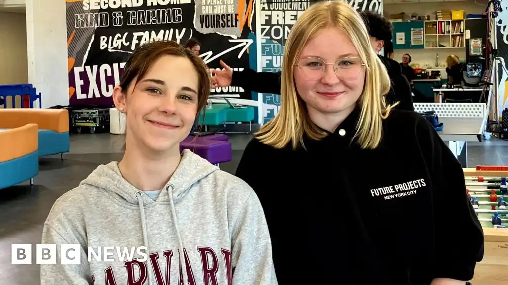 BBC News Big Social Media Debate: Under-16s give opinions on ban