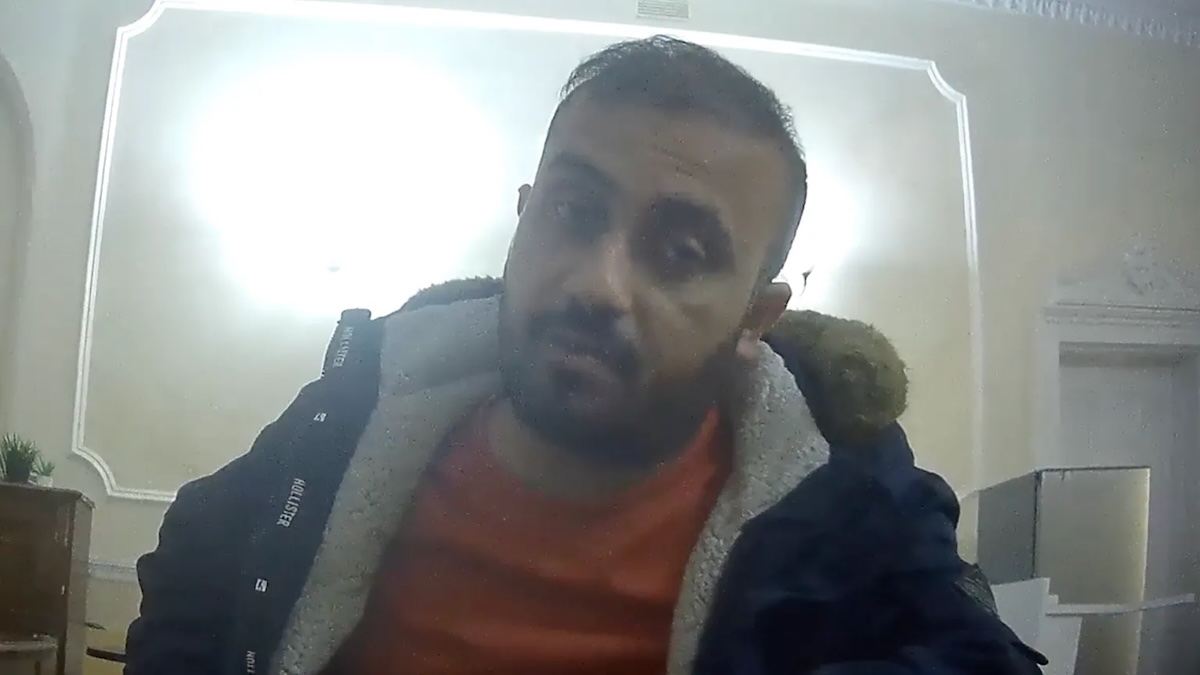 BBC veitir innsýn í falska hælisiðnaðinn: áróðurs vefsíður, skipulögð mótmæli og ósönn frásögn um samkynhneigð