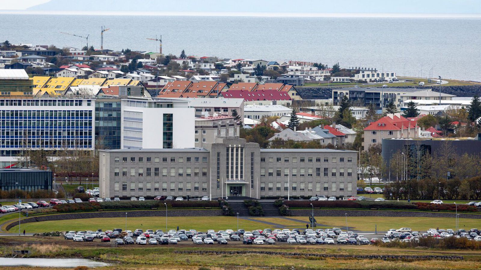 Bein út­sending: Ræða bak­slag í jafn­réttis­málum - Vísir