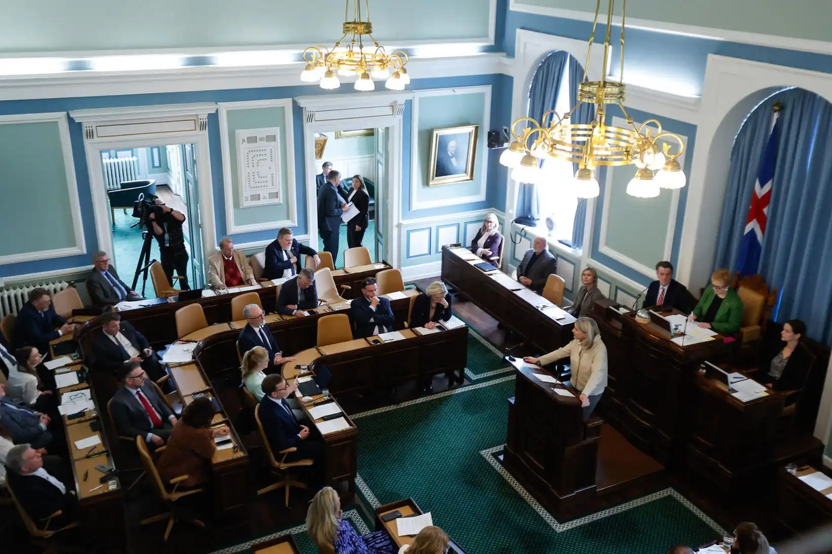 Beint: Þingmenn takast á um ESB-málið - MBL.IS