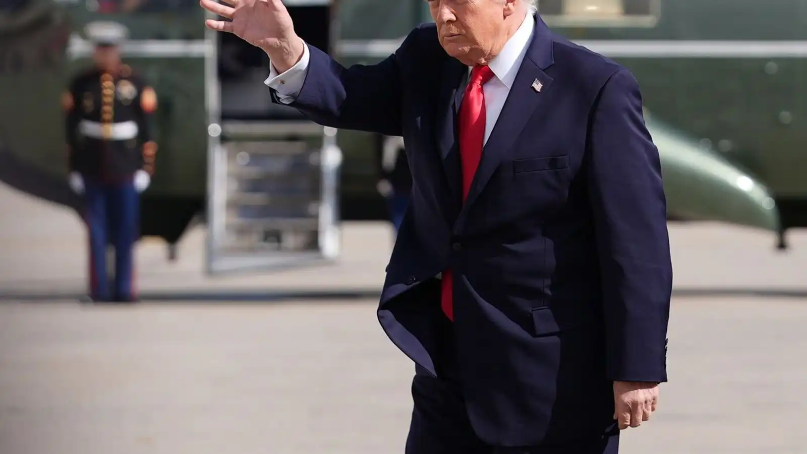 Beita buddunni til að vega á móti ó­vin­sældum Trumps - Vísir