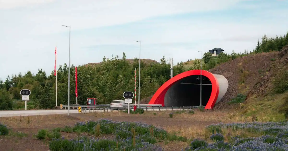 Bílslys við Vaðlaheiðargöng