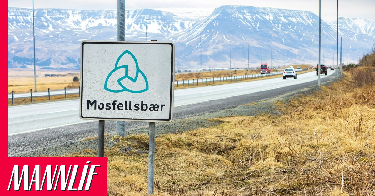 Bílvelta í Mosfellsbæ