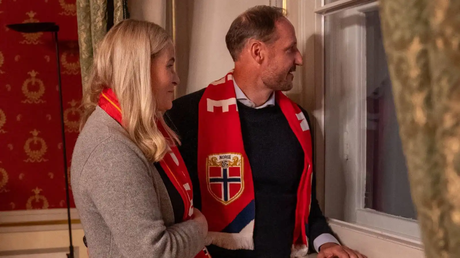 Birtu fyrstu myndina af Mette-Marit eftir að­gerðina - Vísir