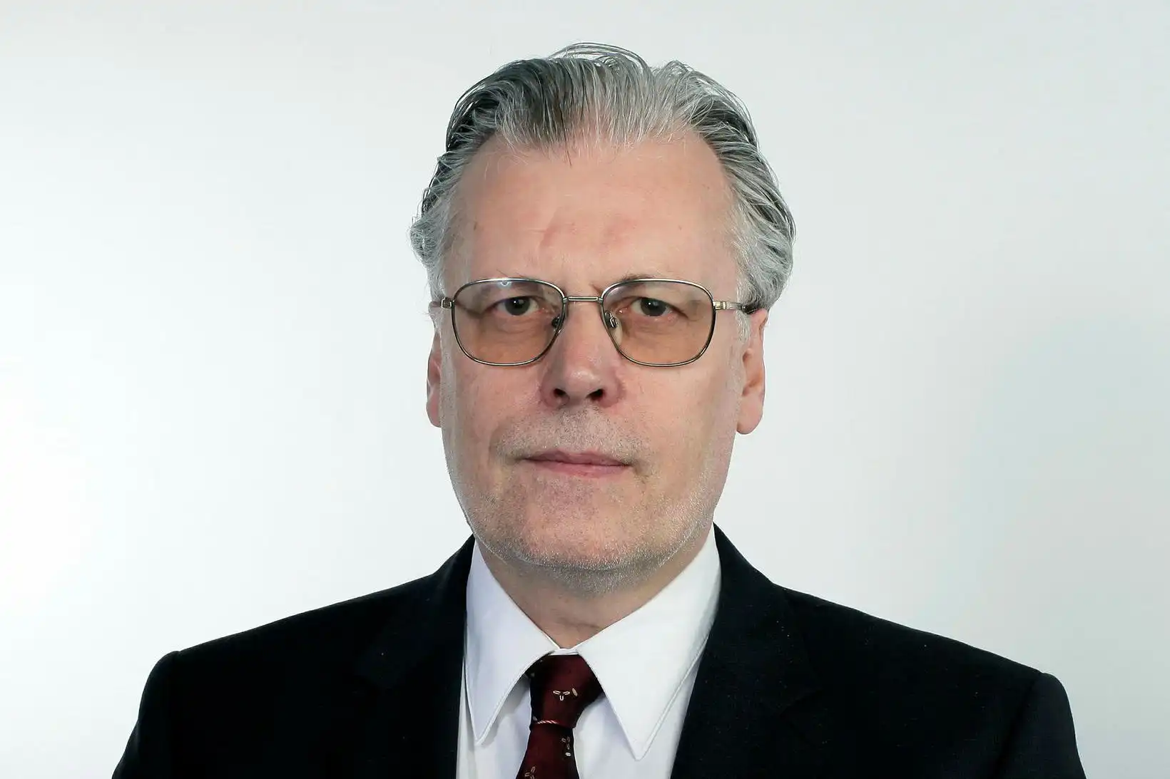 Bjargvættur og bölvaldur - MBL.IS