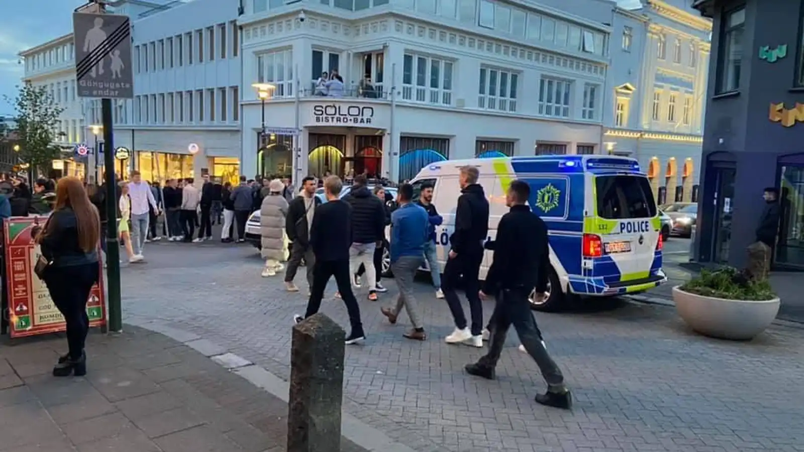 Bjó sér til vopn með því að setja steinhellu í sokk - Vísir