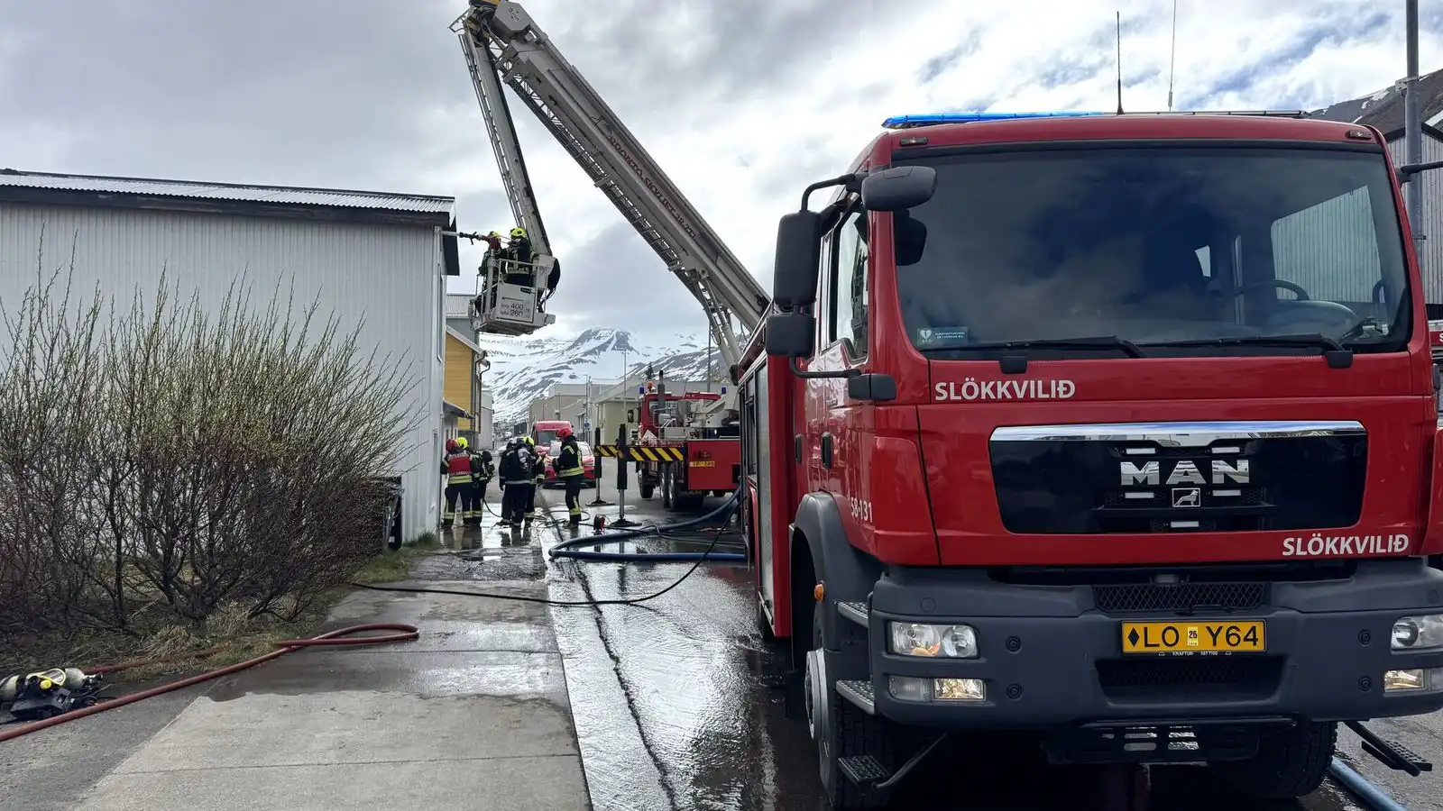 Björguðu húsi frá því að verða eldi að bráð - Vísir